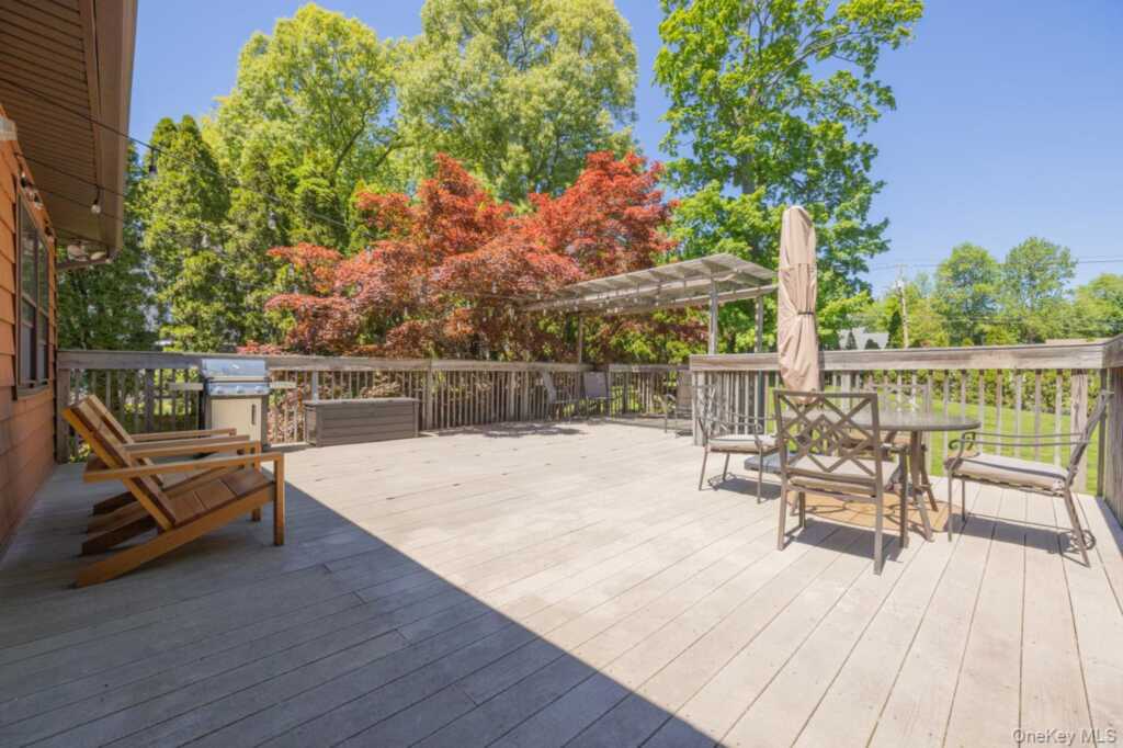 4 Apple Court, Nanuet, NY 10954 - Photo 21 of 31