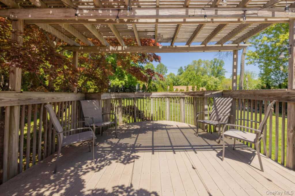 4 Apple Court, Nanuet, NY 10954 - Photo 22 of 31
