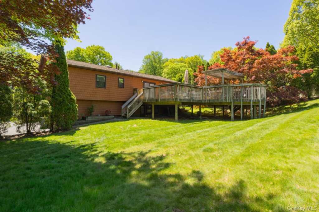 4 Apple Court, Nanuet, NY 10954 - Photo 24 of 31