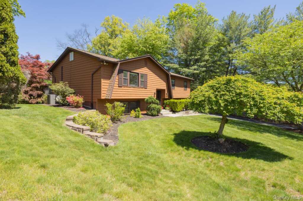 4 Apple Court, Nanuet, NY 10954 - Photo 29 of 31