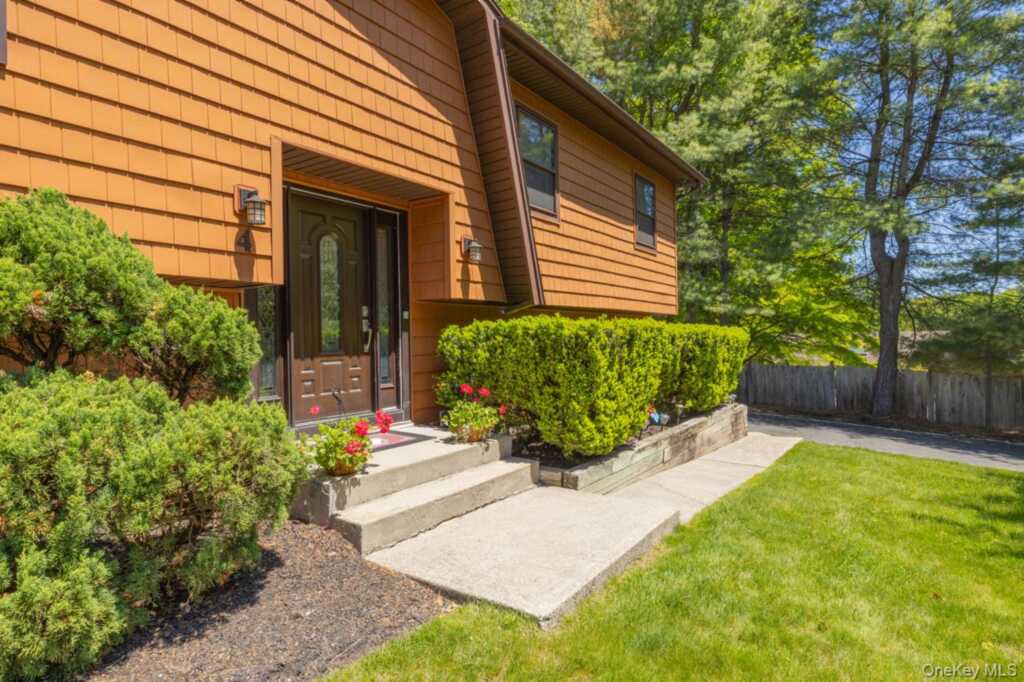4 Apple Court, Nanuet, NY 10954 - Photo 30 of 31