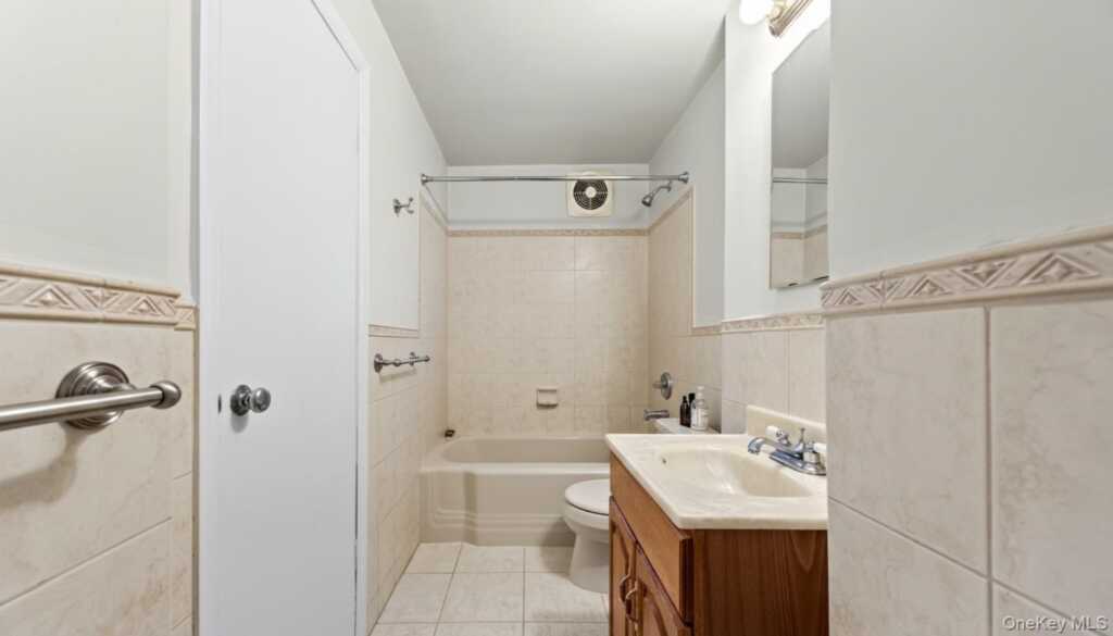 50 Wilmot Road, New Rochelle, NY 10804 - Photo 10 of 21