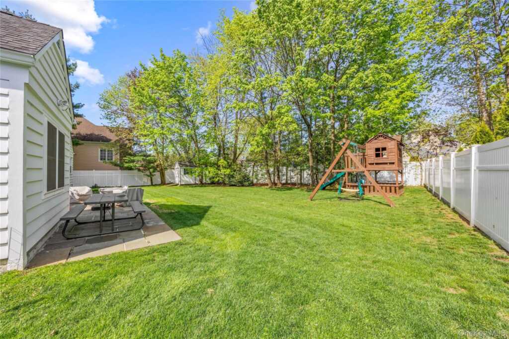 50 Wilmot Road, New Rochelle, NY 10804 - Photo 2 of 21