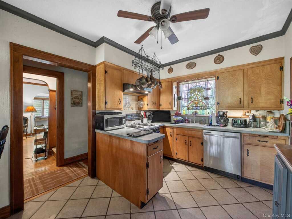 1 Lawrence Street, Nyack, NY 10960 - Photo 7 of 47