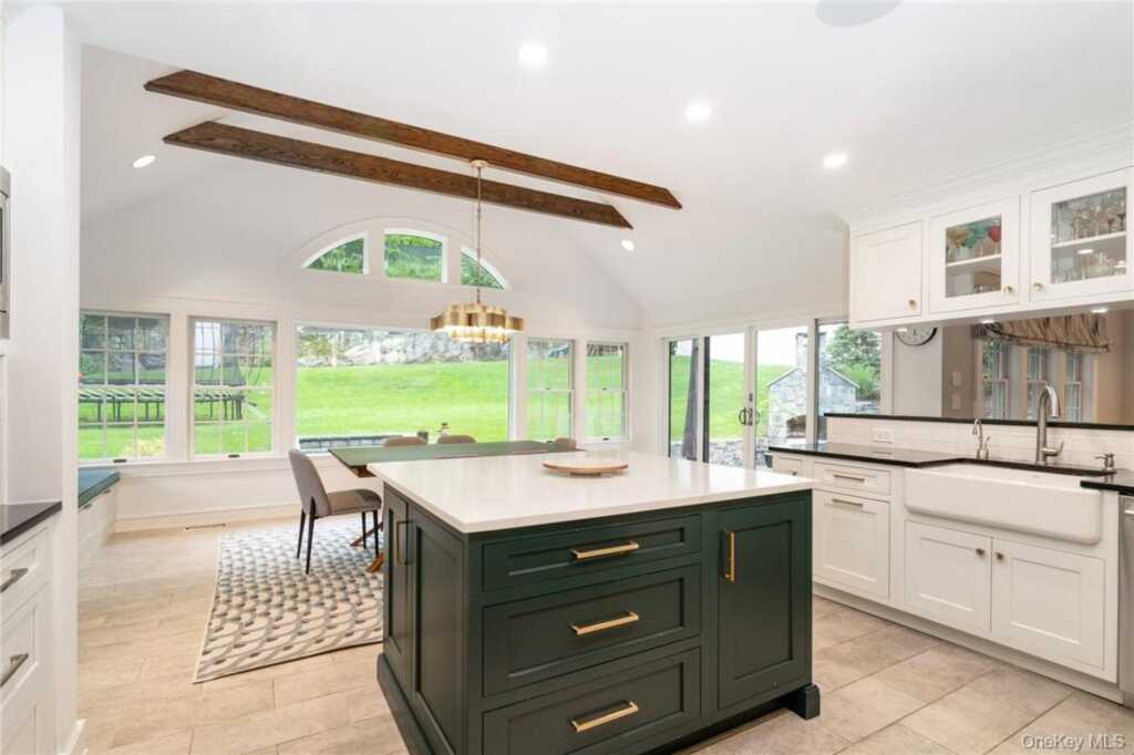 10 Loewen Court, Rye, NY 10580 - Photo 12 of 35