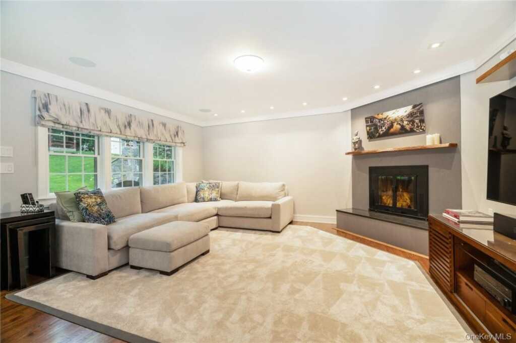 10 Loewen Court, Rye, NY 10580 - Photo 14 of 35