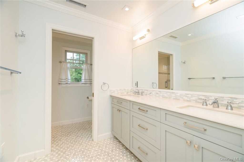 10 Loewen Court, Rye, NY 10580 - Photo 24 of 35