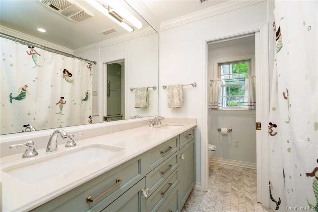 10 Loewen Court, Rye, NY 10580 - Photo 25 of 35