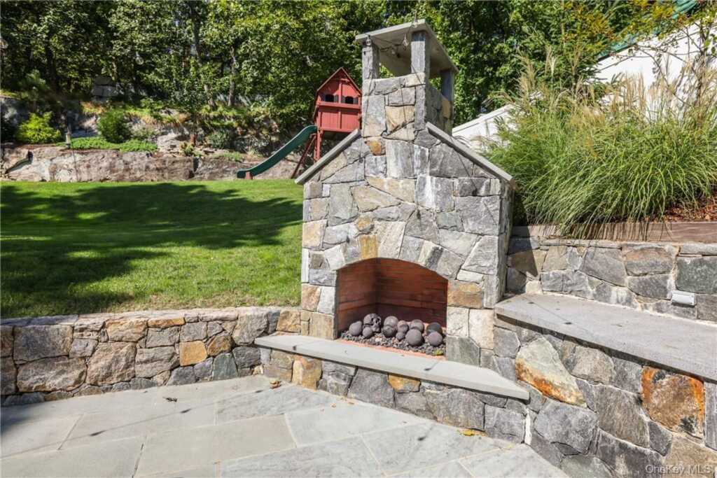 10 Loewen Court, Rye, NY 10580 - Photo 31 of 35