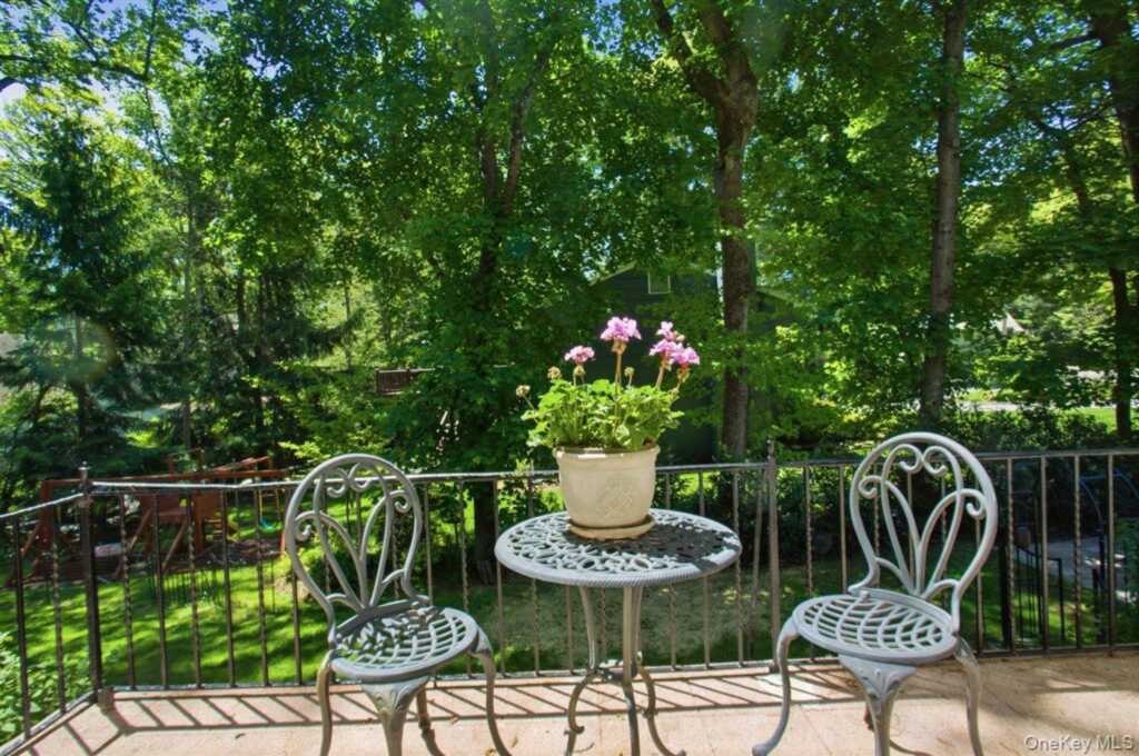 1 Aviemore Drive, New Rochelle, NY 10804 - Photo 11 of 30