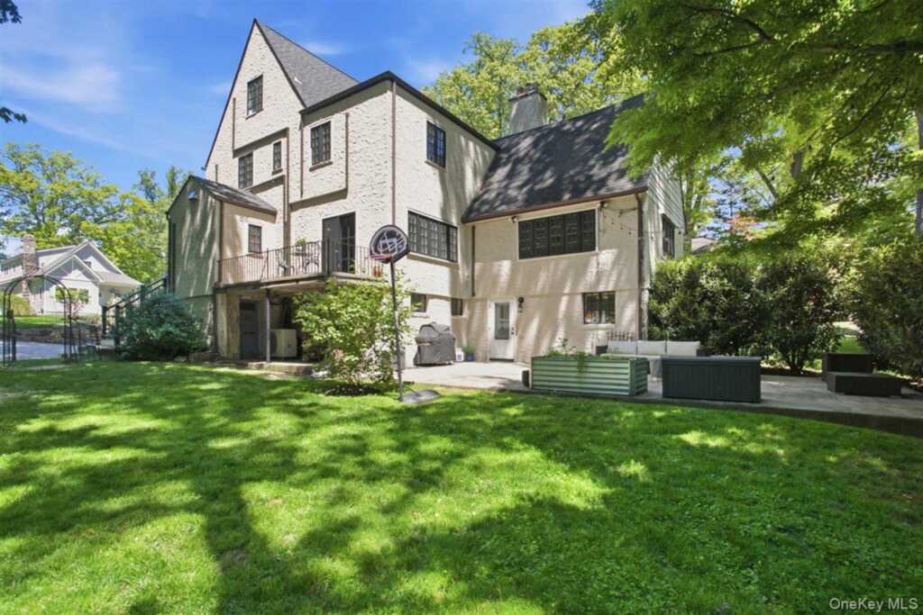 1 Aviemore Drive, New Rochelle, NY 10804 - Photo 27 of 30