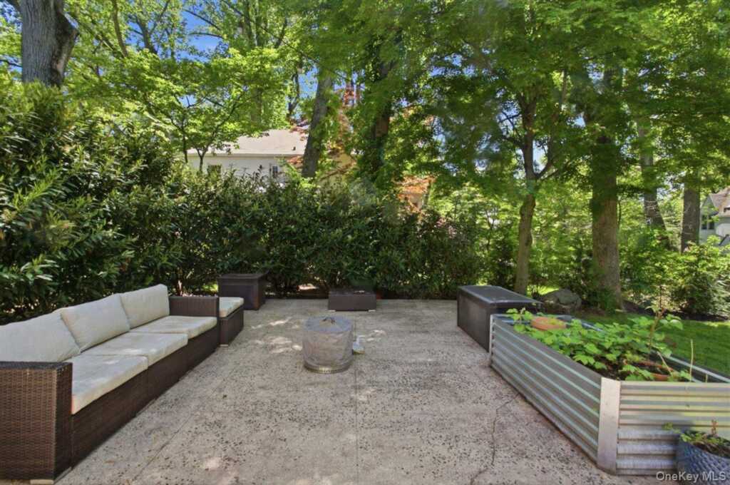 1 Aviemore Drive, New Rochelle, NY 10804 - Photo 28 of 30