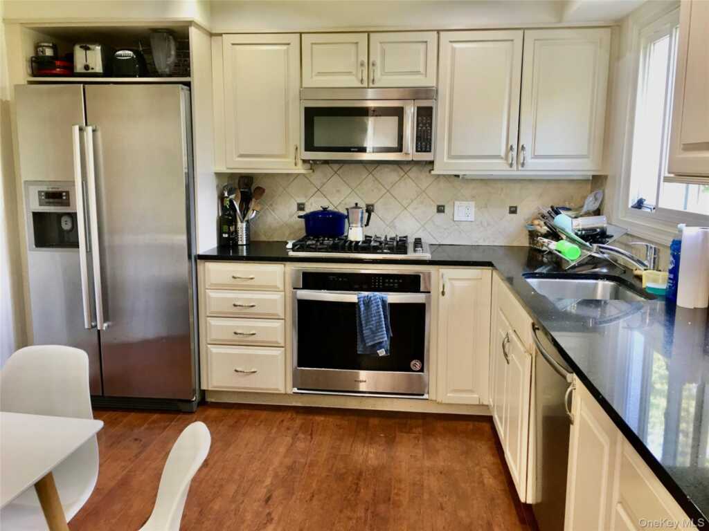 98 Glen Oaks Drive, Rye, NY 10580 - Photo 9 of 27