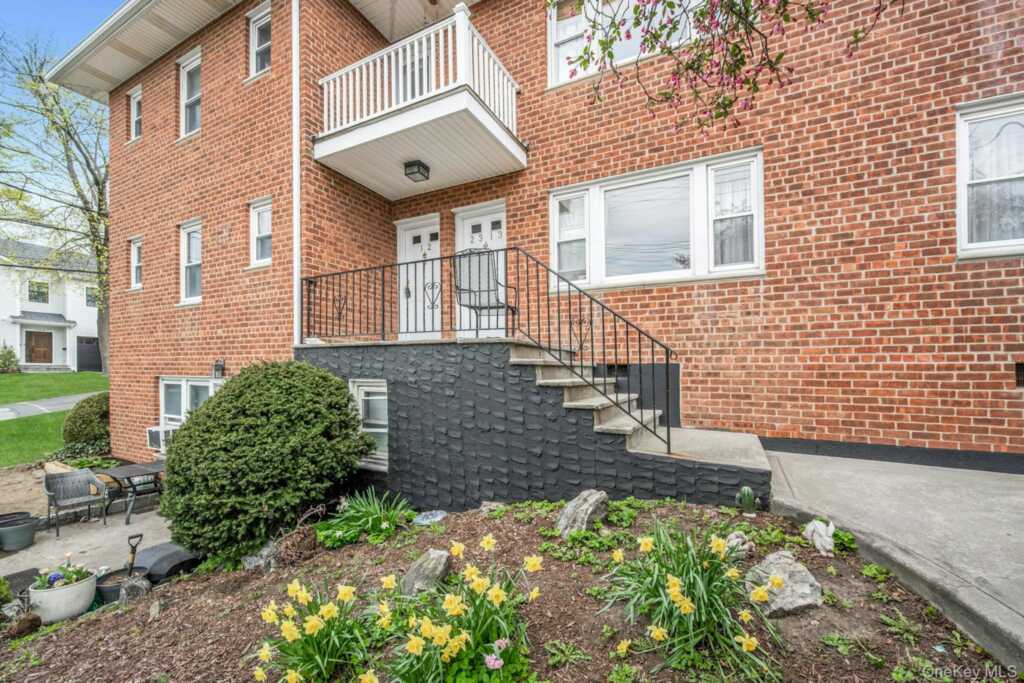 184 Purchase Street, Unit #1-2, Rye, NY 10580 - Photo 3 of 33