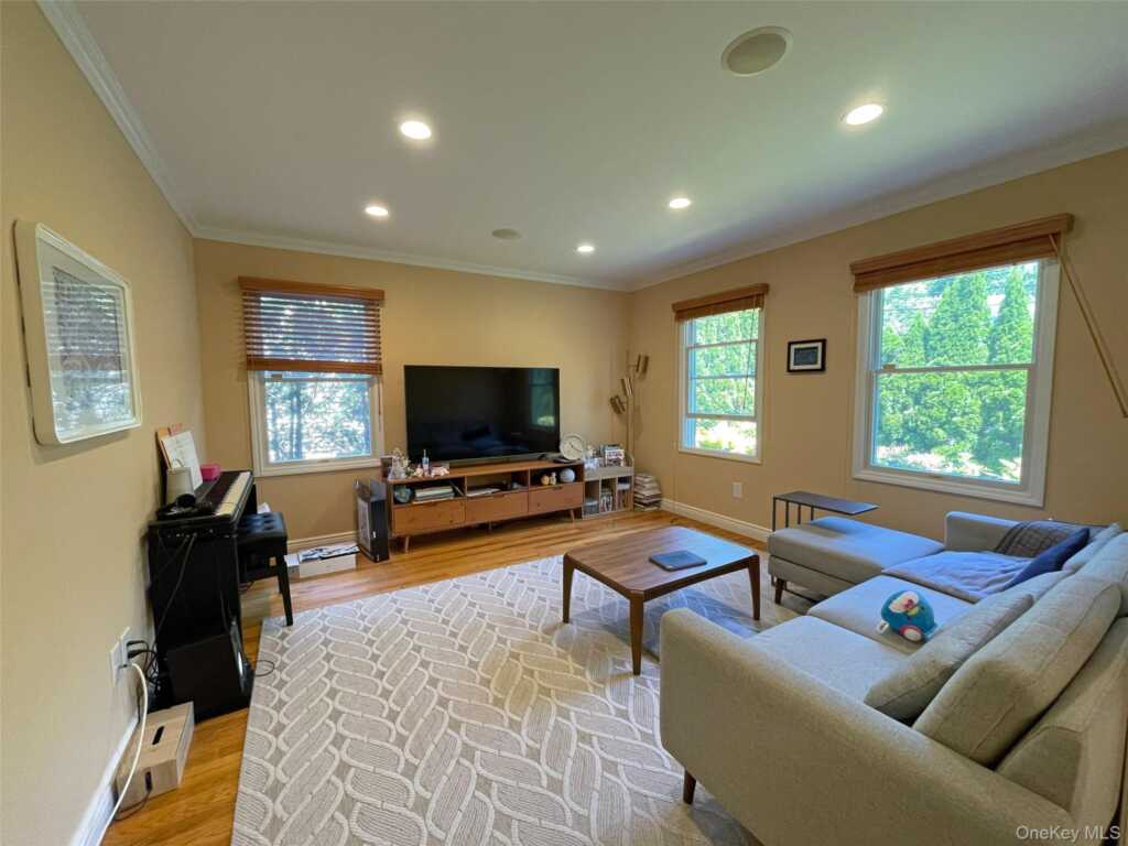 241 Central Avenue, Rye, NY 10580 - Photo 4 of 22