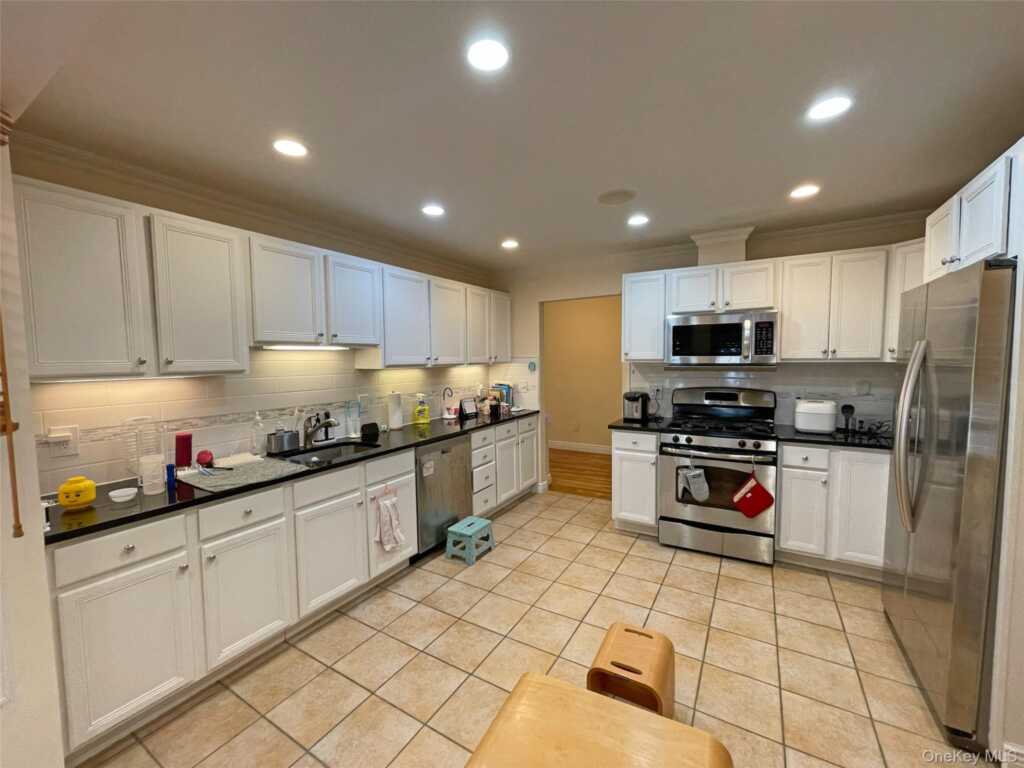241 Central Avenue, Rye, NY 10580 - Photo 6 of 22
