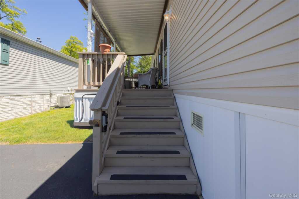 3 North Mountainview MHP, Stony Point, NY 10980 - Photo 18 of 21