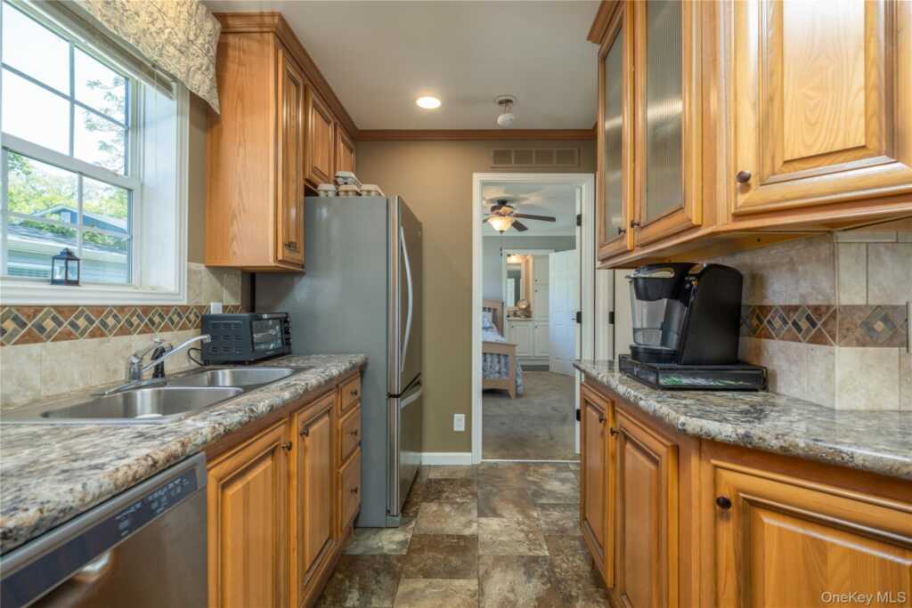 3 North Mountainview MHP, Stony Point, NY 10980 - Photo 8 of 21
