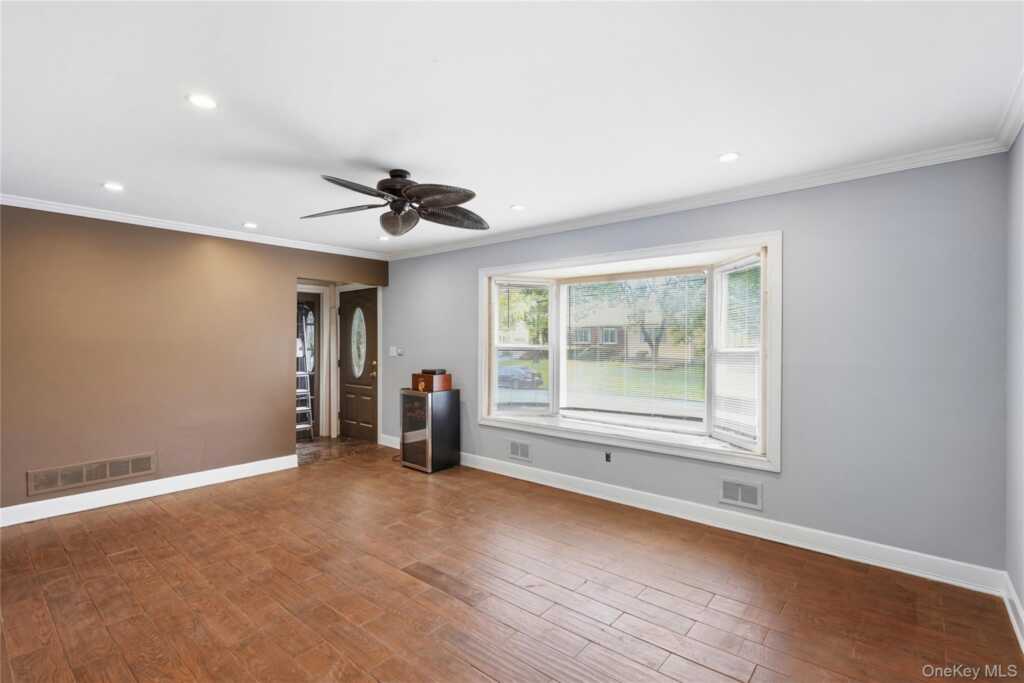 9 Walter Drive, Stony Point, NY 10980 - Photo 5 of 28