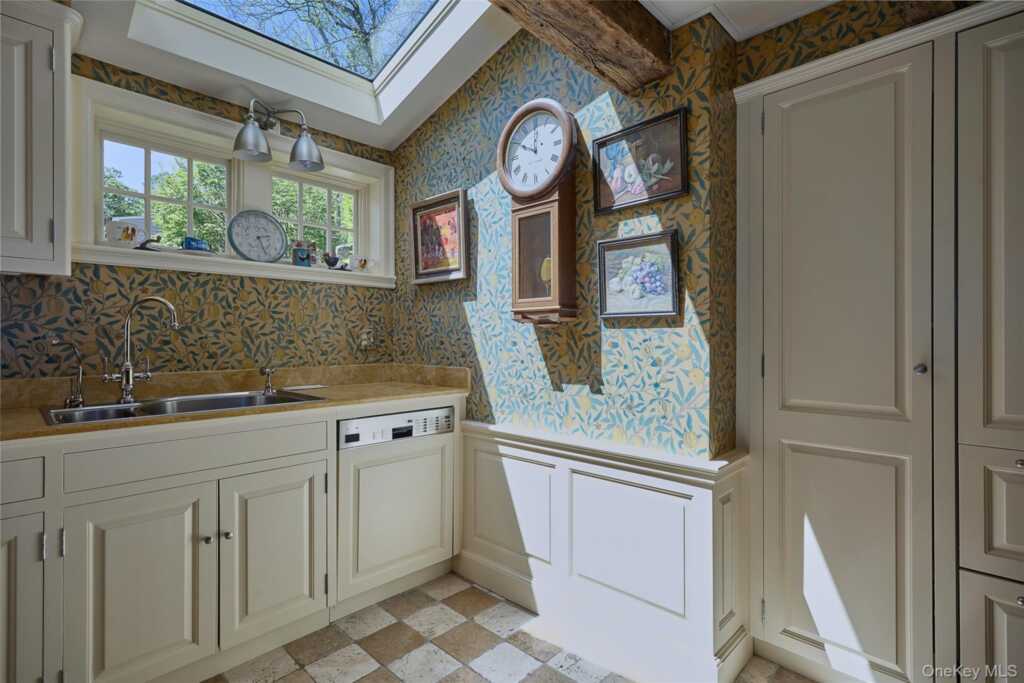 116 S Mountain Road, New City, NY 10956 - Photo 23 of 50