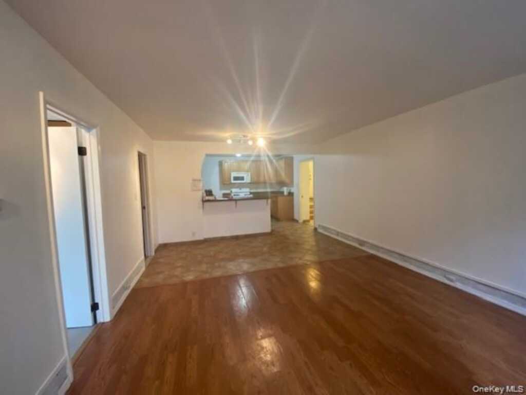 8 Birchwood Avenue, Nanuet, NY 10954 - Photo 3 of 14