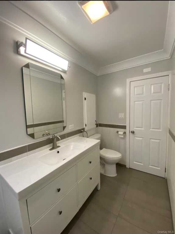 8 Birchwood Avenue, Nanuet, NY 10954 - Photo 4 of 14