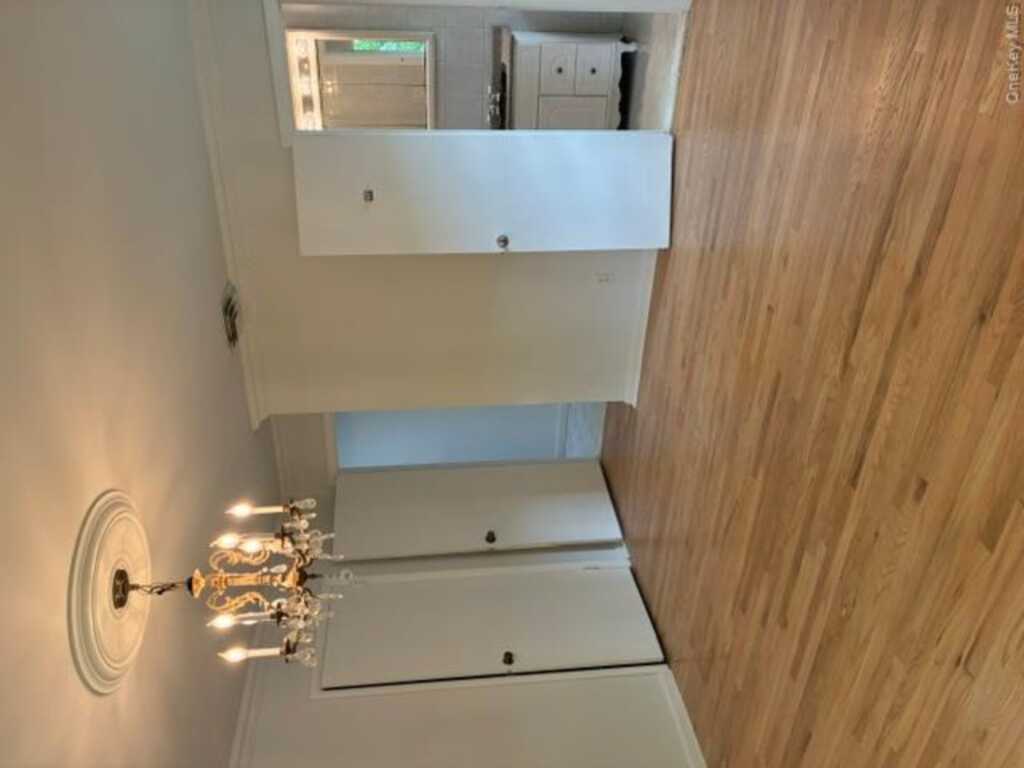 727 Wilmot Road, New Rochelle, NY 10583 - Photo 10 of 18
