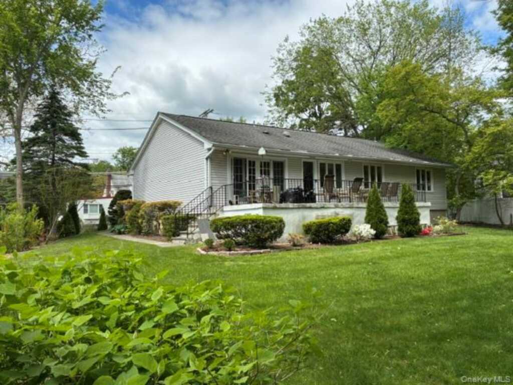 727 Wilmot Road, New Rochelle, NY 10583 - Photo 13 of 18