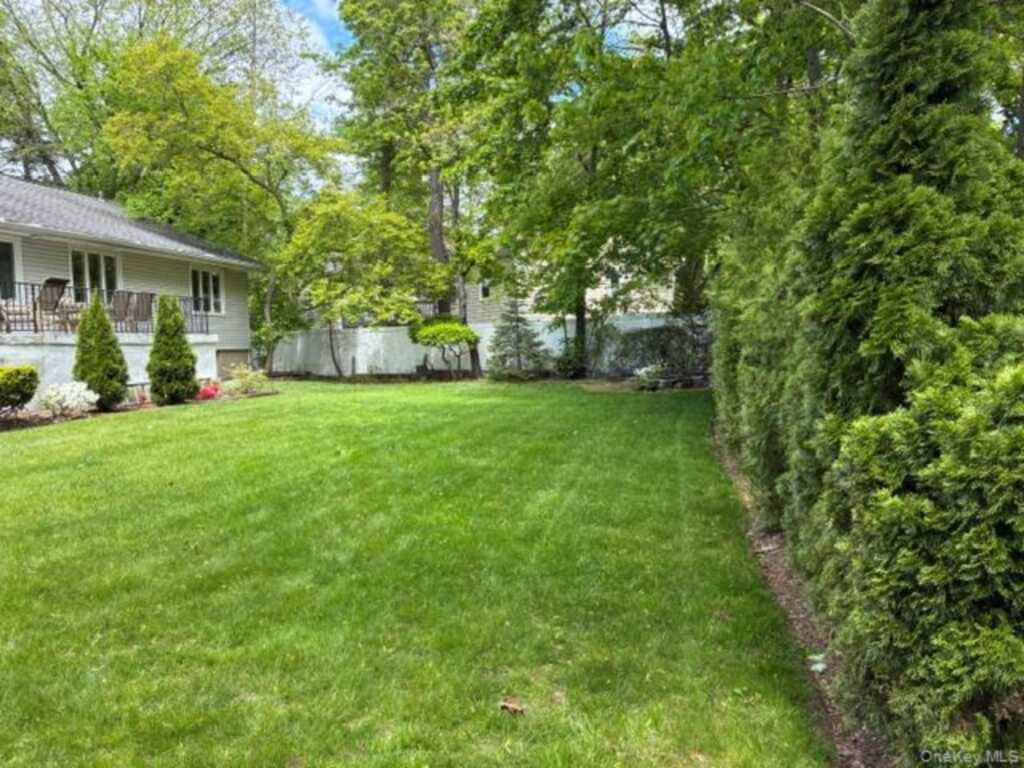 727 Wilmot Road, New Rochelle, NY 10583 - Photo 14 of 18