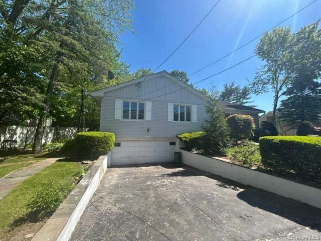 727 Wilmot Road, New Rochelle, NY 10583 - Photo 2 of 18