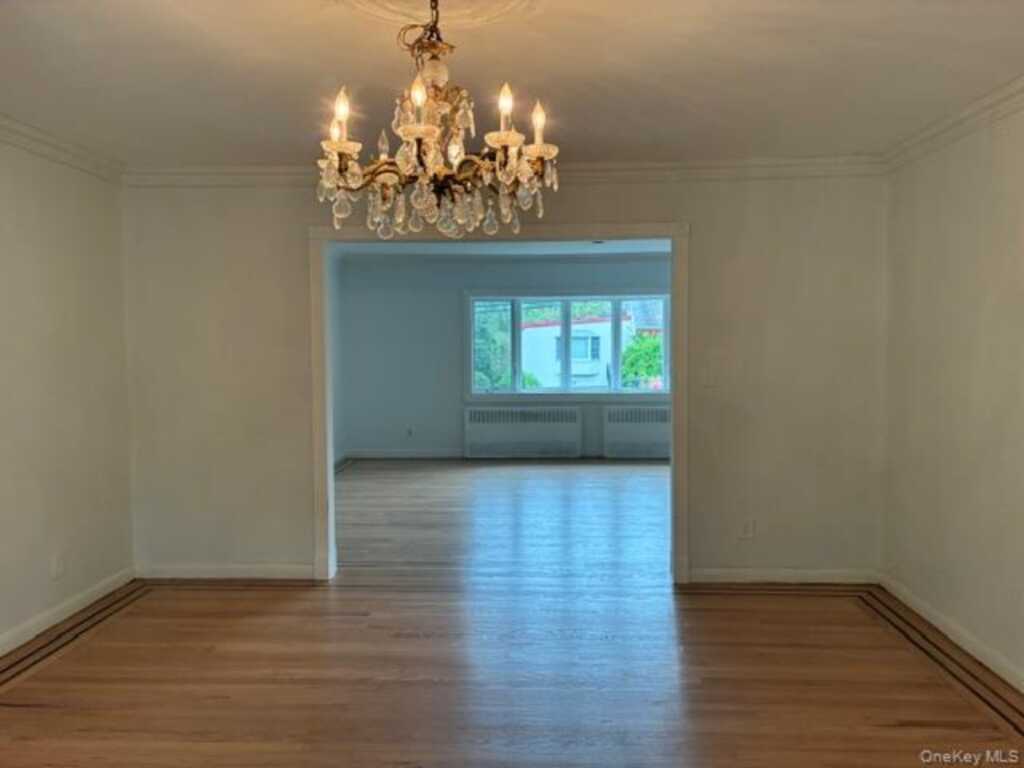 727 Wilmot Road, New Rochelle, NY 10583 - Photo 4 of 18