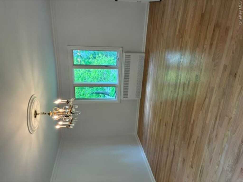 727 Wilmot Road, New Rochelle, NY 10583 - Photo 9 of 18