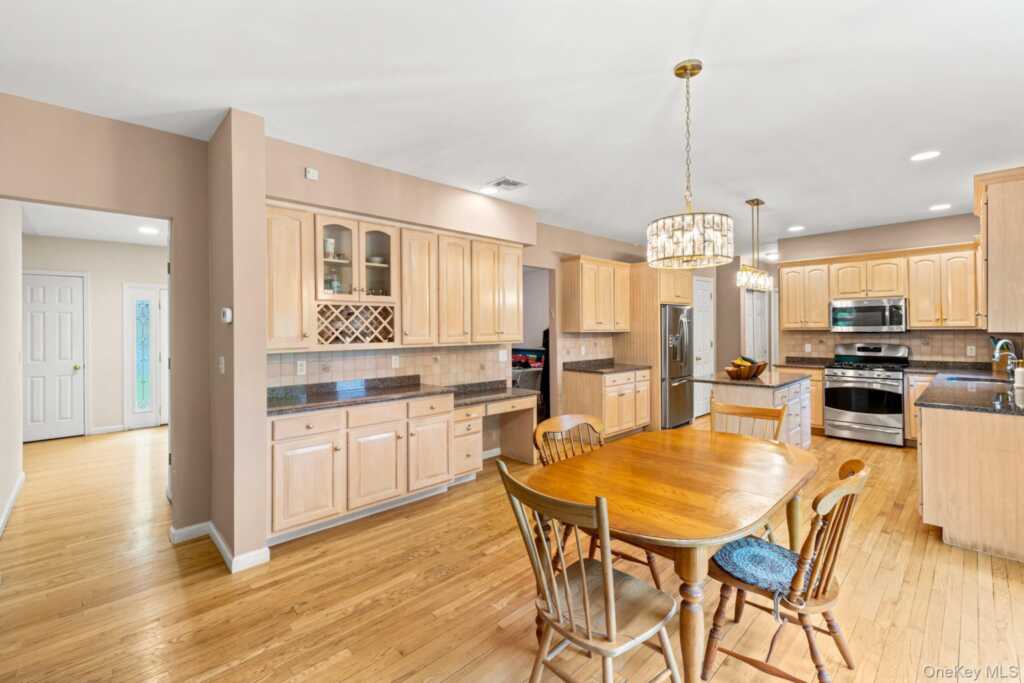 35 Pyngyp Road, Stony Point, NY 10980 - Photo 5 of 35