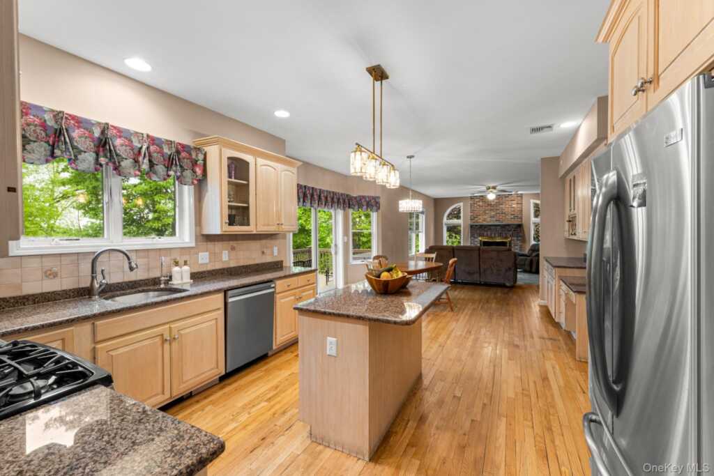 35 Pyngyp Road, Stony Point, NY 10980 - Photo 8 of 35