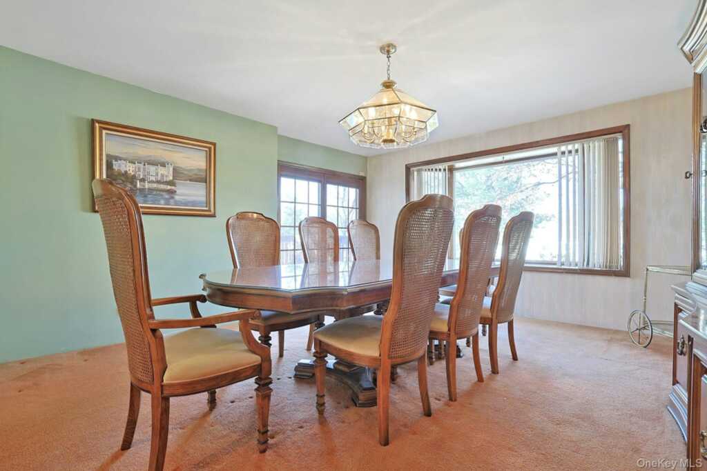 25 Tennyson Drive, Nanuet, NY 10954 - Photo 15 of 36