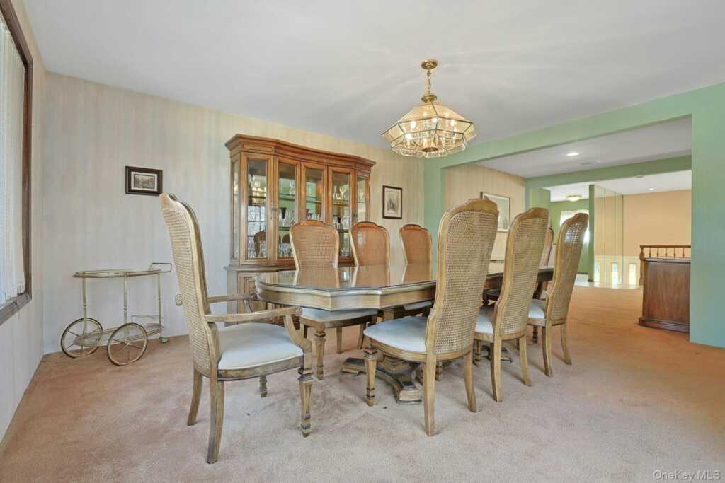 25 Tennyson Drive, Nanuet, NY 10954 - Photo 16 of 36