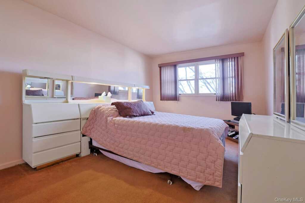 25 Tennyson Drive, Nanuet, NY 10954 - Photo 20 of 36