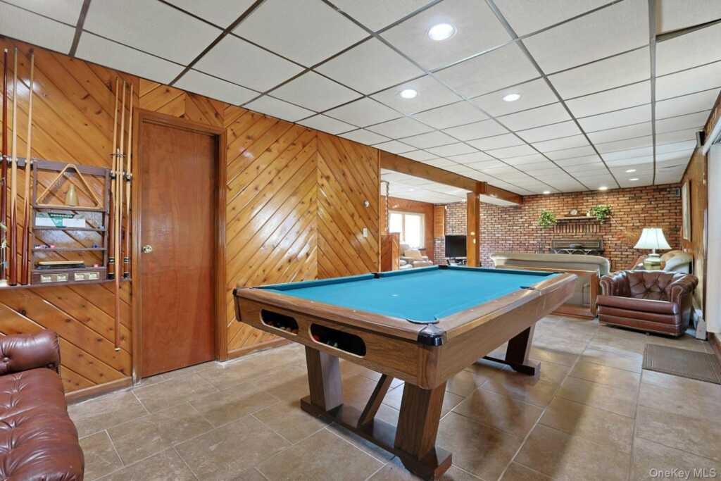 25 Tennyson Drive, Nanuet, NY 10954 - Photo 27 of 36