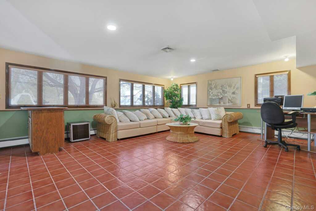25 Tennyson Drive, Nanuet, NY 10954 - Photo 30 of 36