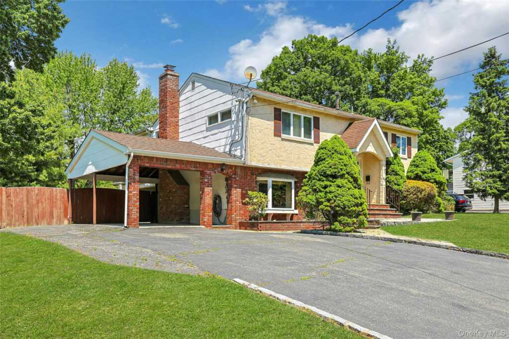 25 Tennyson Drive, Nanuet, NY 10954 - Photo 4 of 36