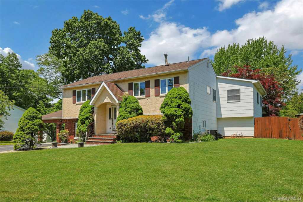 25 Tennyson Drive, Nanuet, NY 10954 - Photo 5 of 36