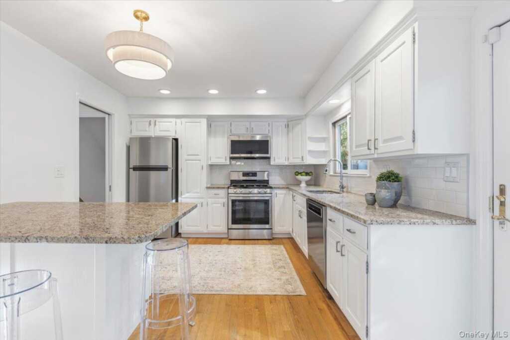 37 Colby Avenue, Rye, NY 10580 - Photo 5 of 37