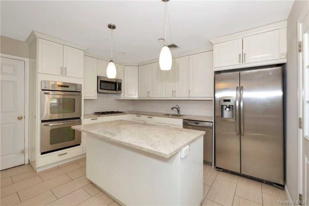 3 Lea Place, Rye, NY 10580 - Photo 10 of 32