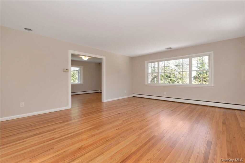 3 Lea Place, Rye, NY 10580 - Photo 4 of 32