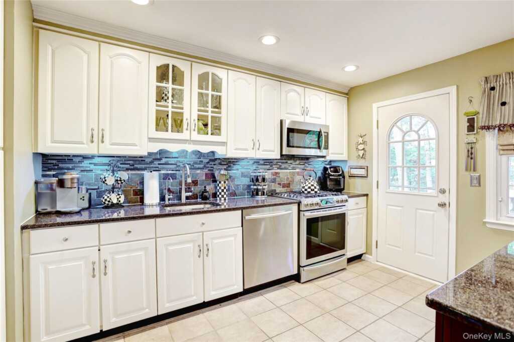 3 Durham Lane, Suffern, NY 10901 - Photo 12 of 34