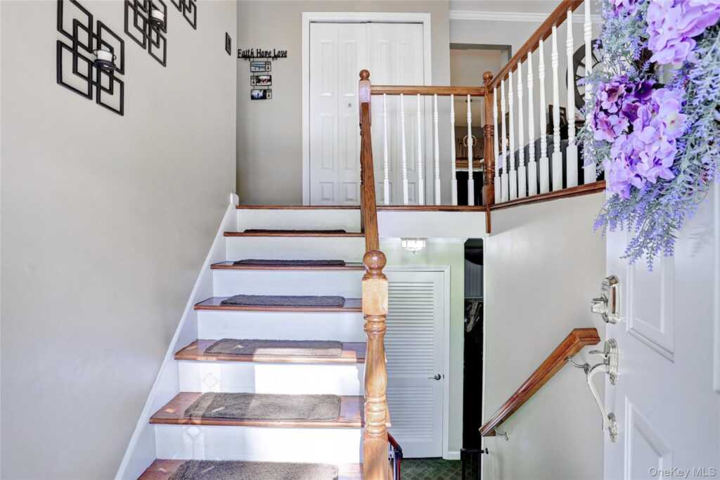 3 Durham Lane, Suffern, NY 10901 - Photo 4 of 34