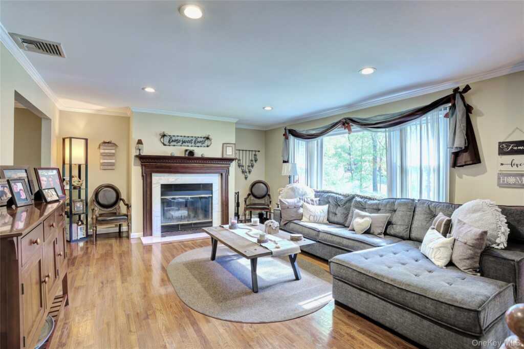 3 Durham Lane, Suffern, NY 10901 - Photo 6 of 34