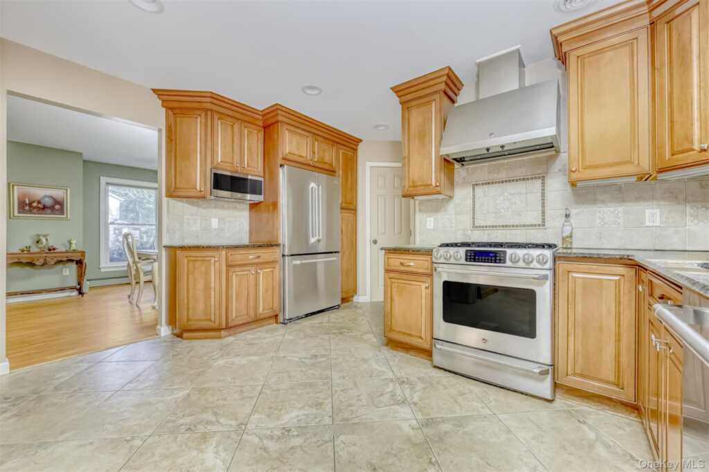49 Cranford Drive, New City, NY 10956 - Photo 7 of 25