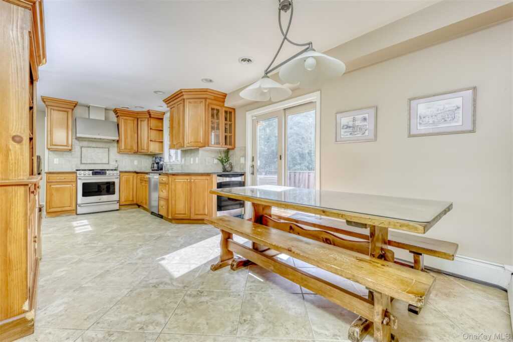49 Cranford Drive, New City, NY 10956 - Photo 8 of 25
