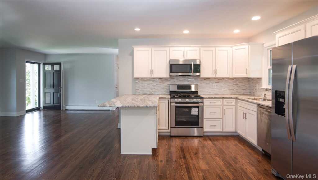16 Elmwood Drive, New City, NY 10956 - Photo 9 of 21
